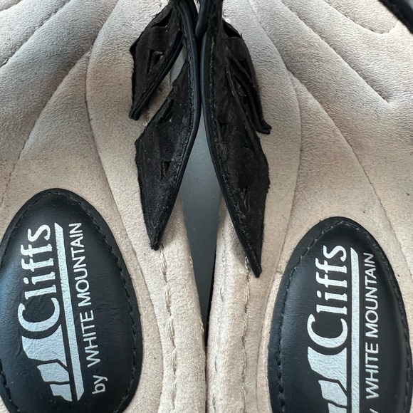 Cliffs by White Mountain Cynthia Thong Sandal size 7.5 m - Picture 3 of 7